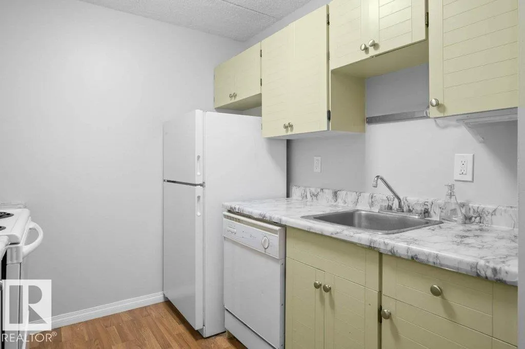 #202 9917 110 ST NW