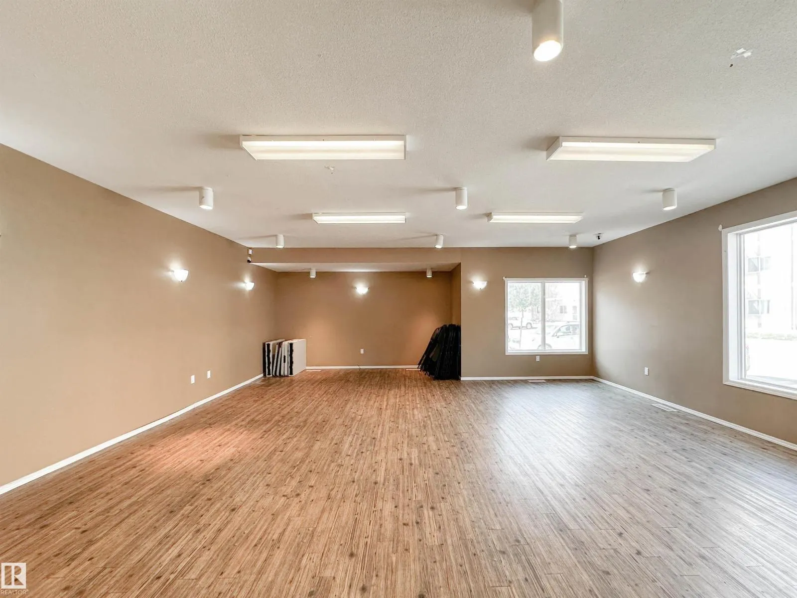 #306 4316 139 AV NW
