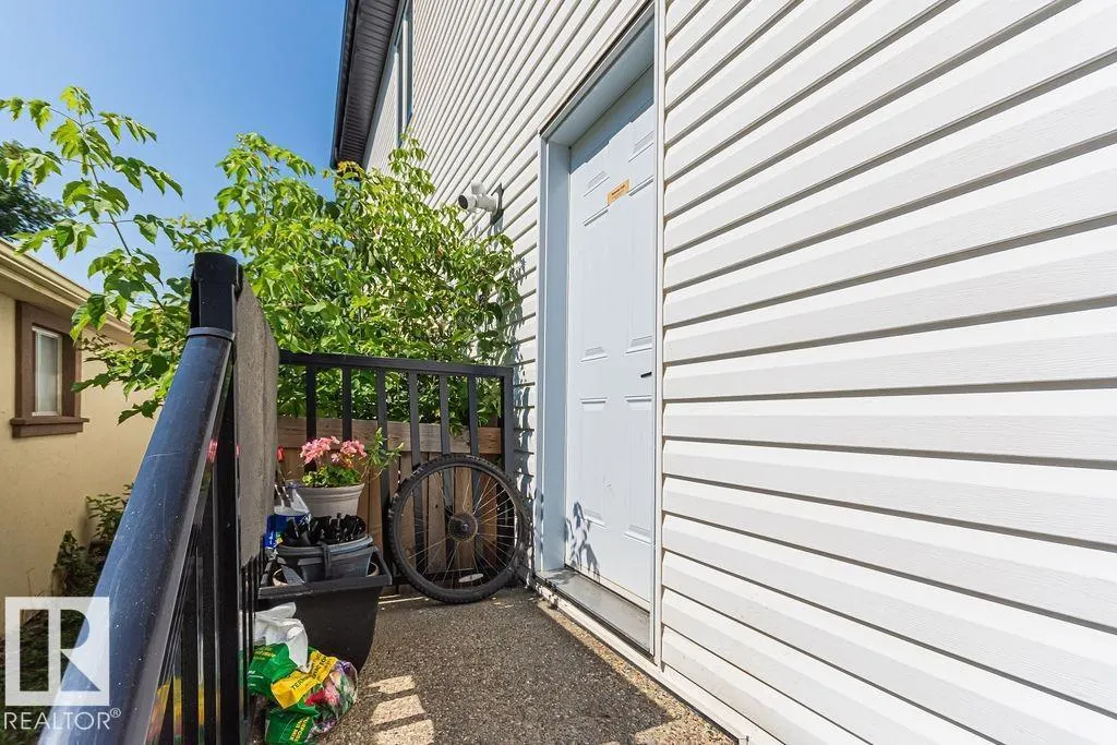 9740 152 ST NW