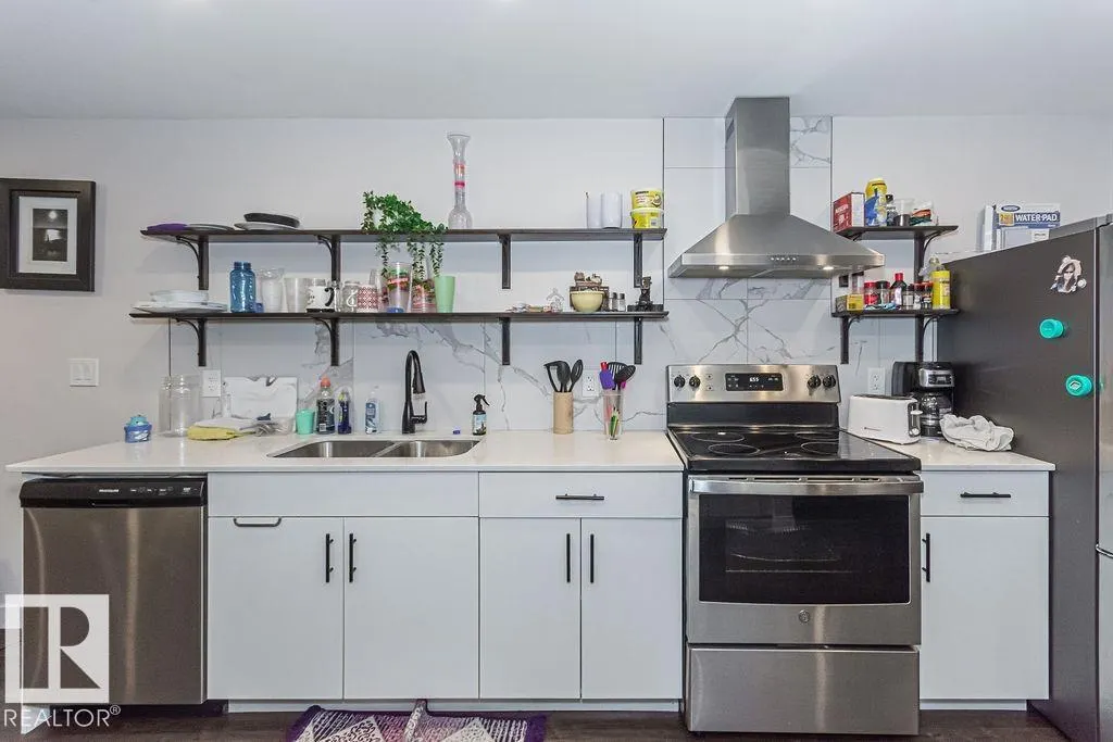 9740 152 ST NW