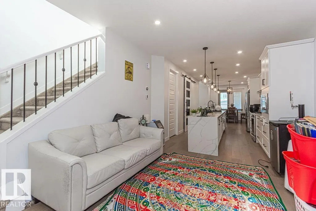 9740 152 ST NW
