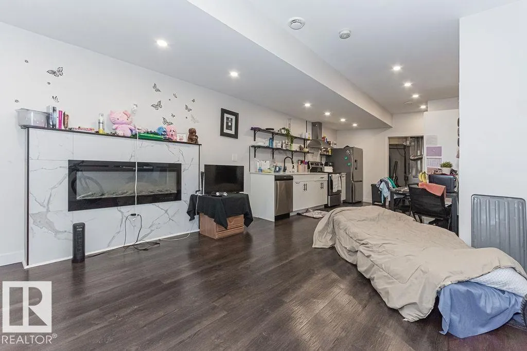 9740 152 ST NW
