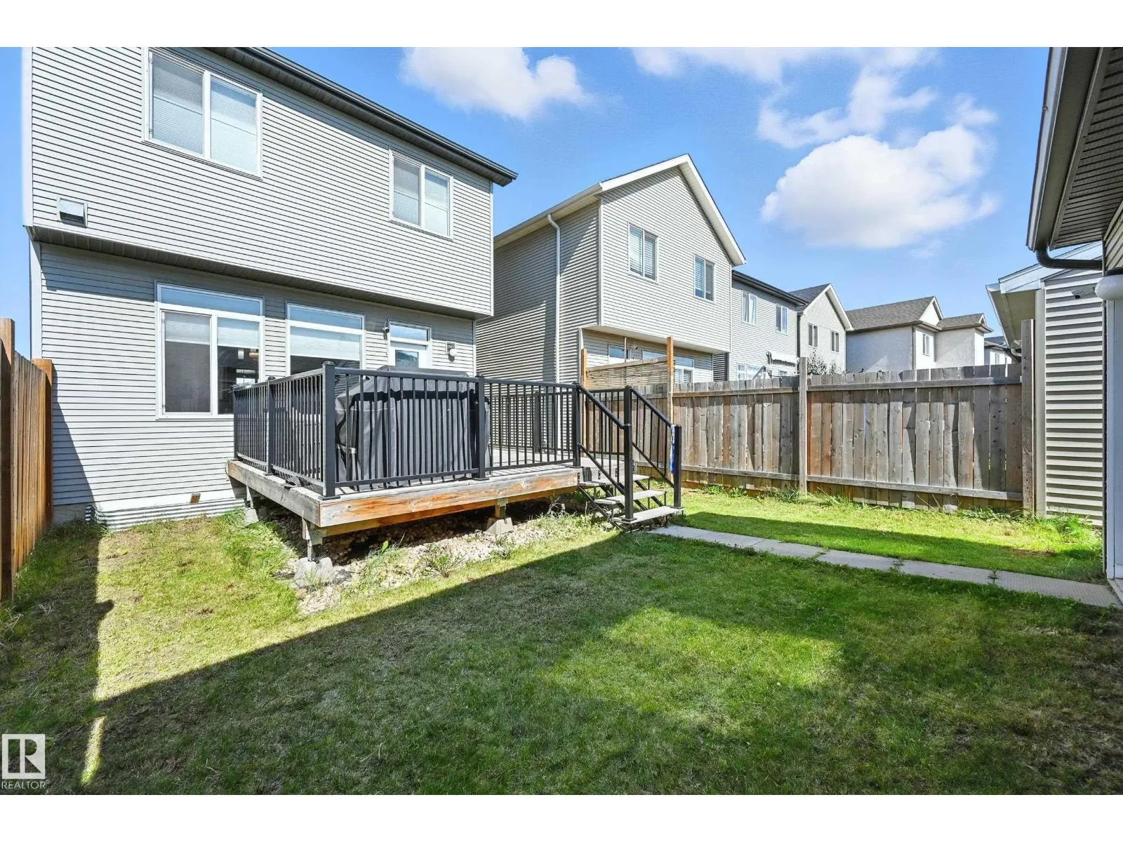 6321 170 AV NW