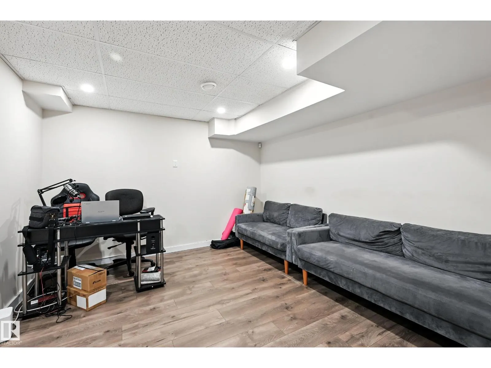 6321 170 AV NW