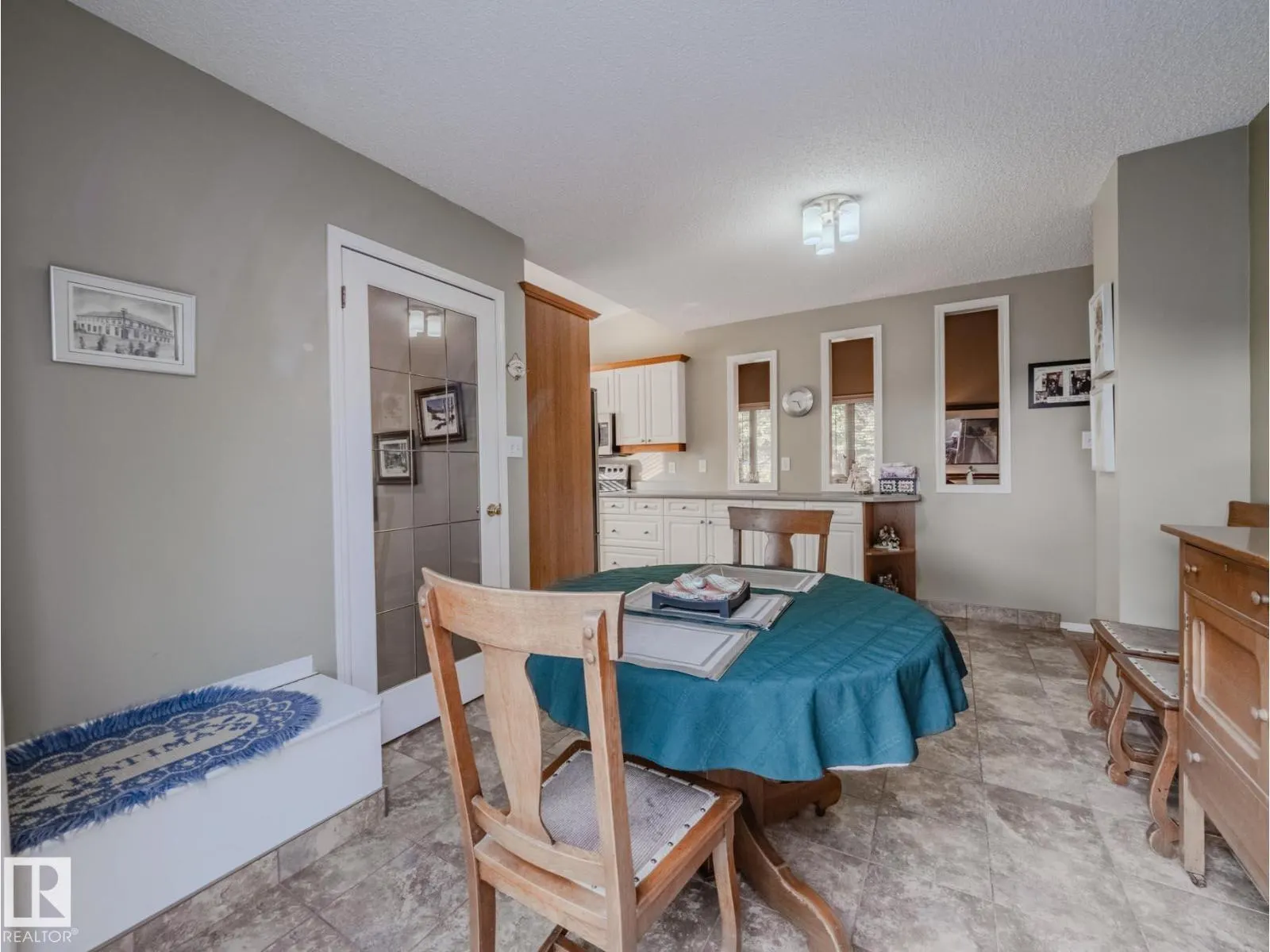 50 FLAGSTONE CR