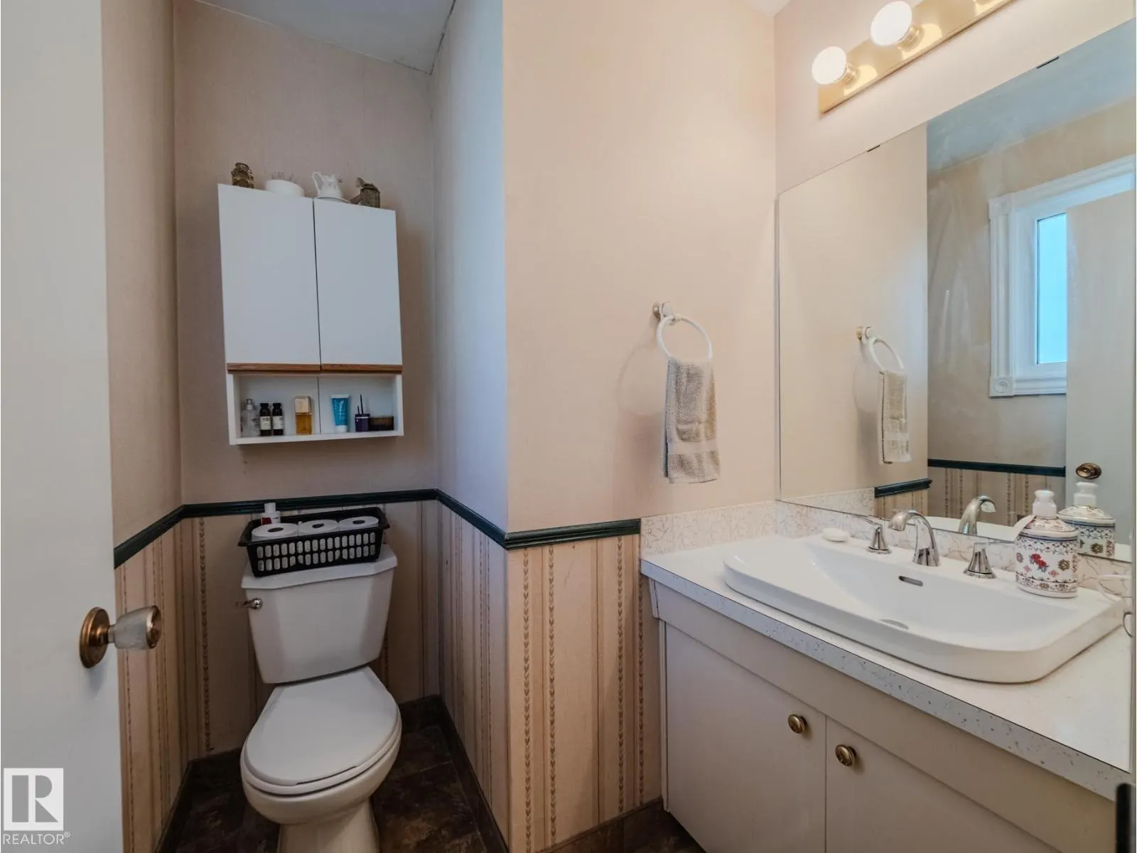 50 FLAGSTONE CR