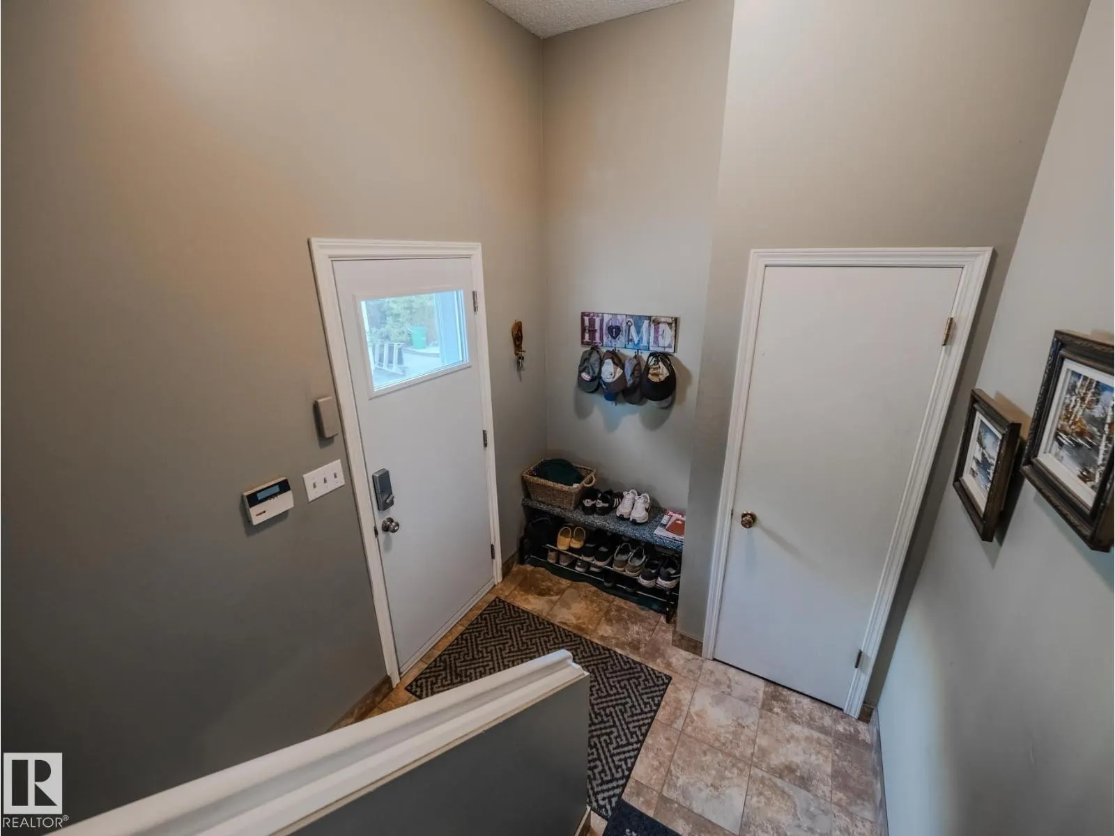 50 FLAGSTONE CR