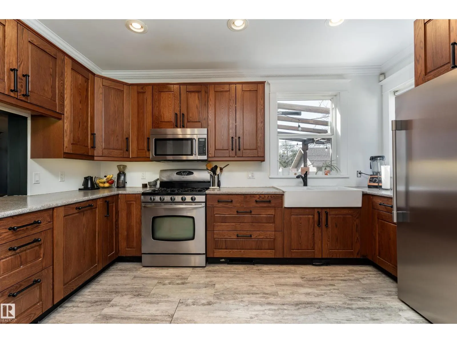 11216 91 ST NW