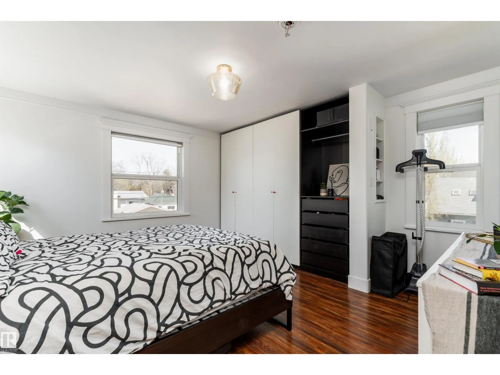 11216 91 ST NW