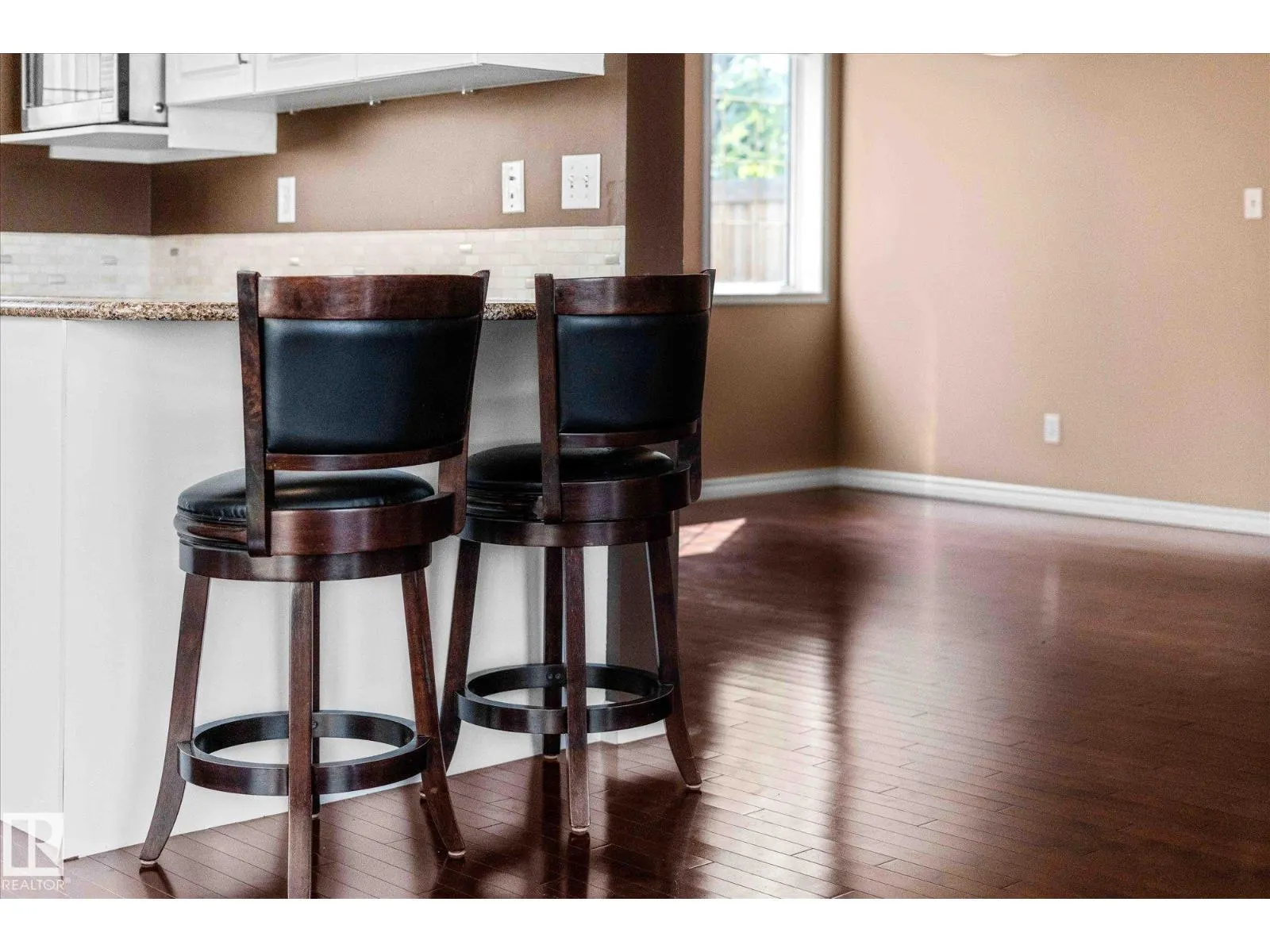 #10 4 Fraser DR