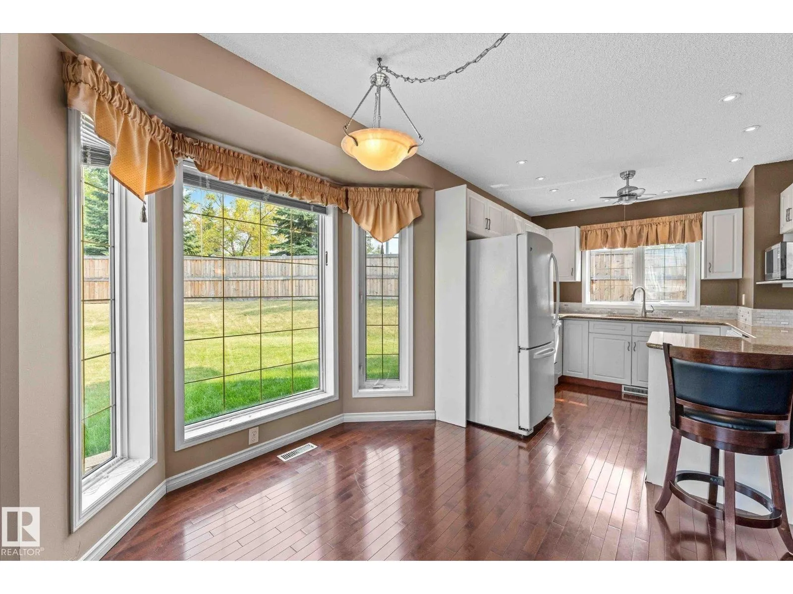 #10 4 Fraser DR