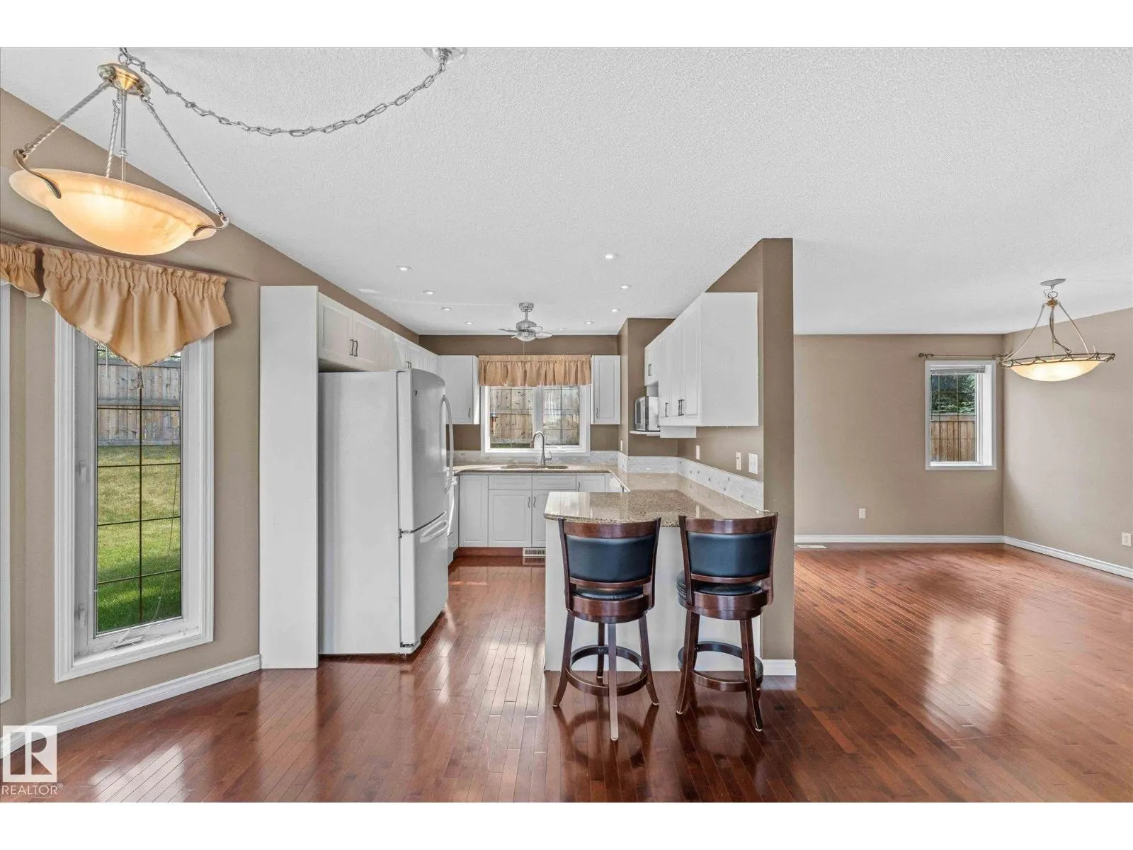 #10 4 Fraser DR