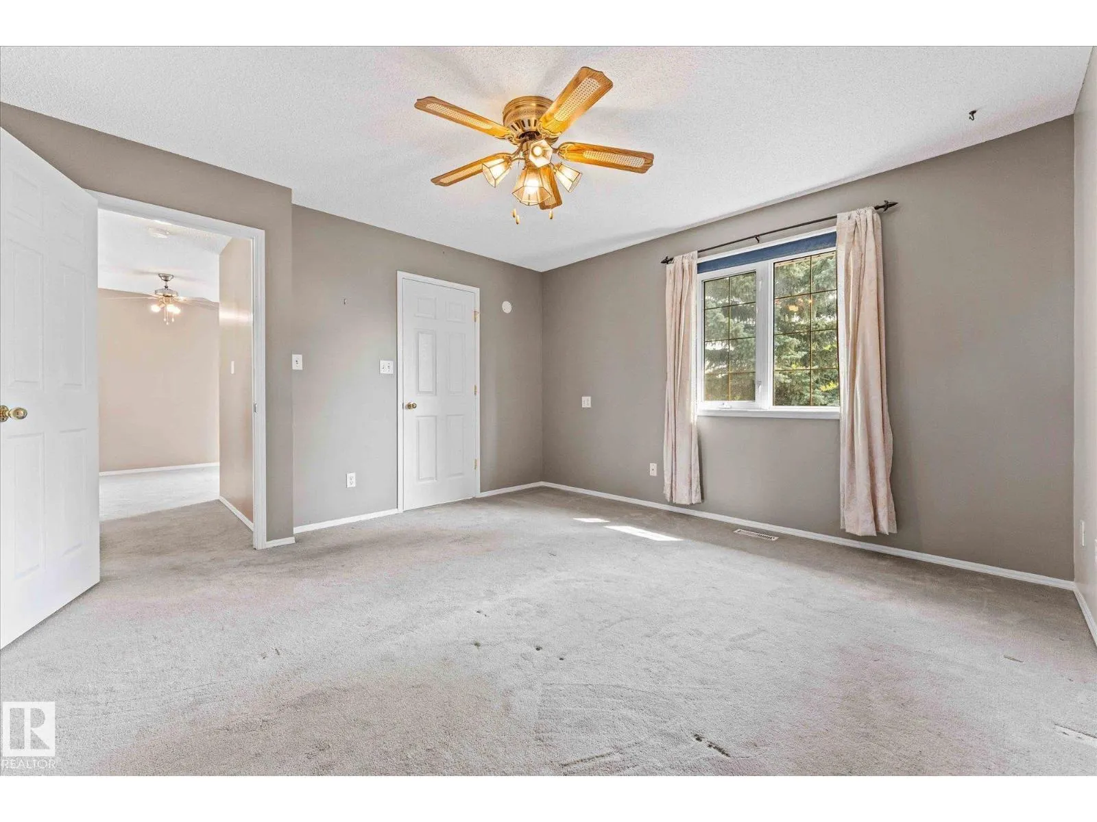#10 4 Fraser DR