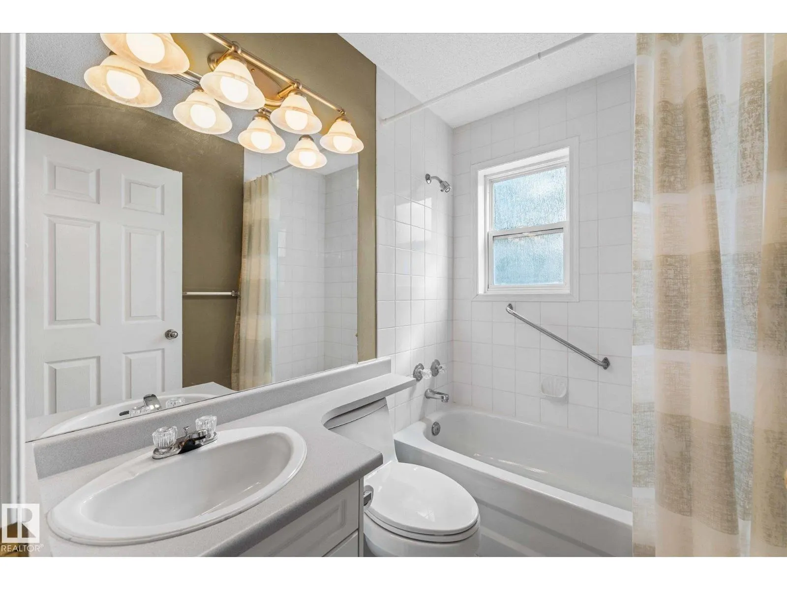 #10 4 Fraser DR