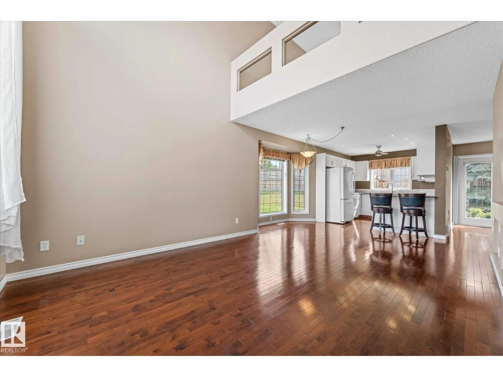 #10 4 Fraser DR