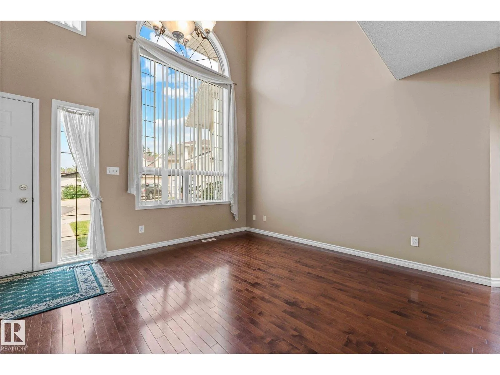 #10 4 Fraser DR