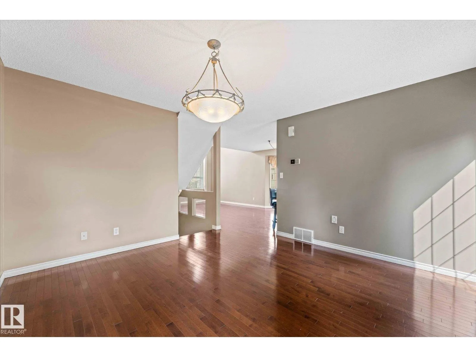 #10 4 Fraser DR