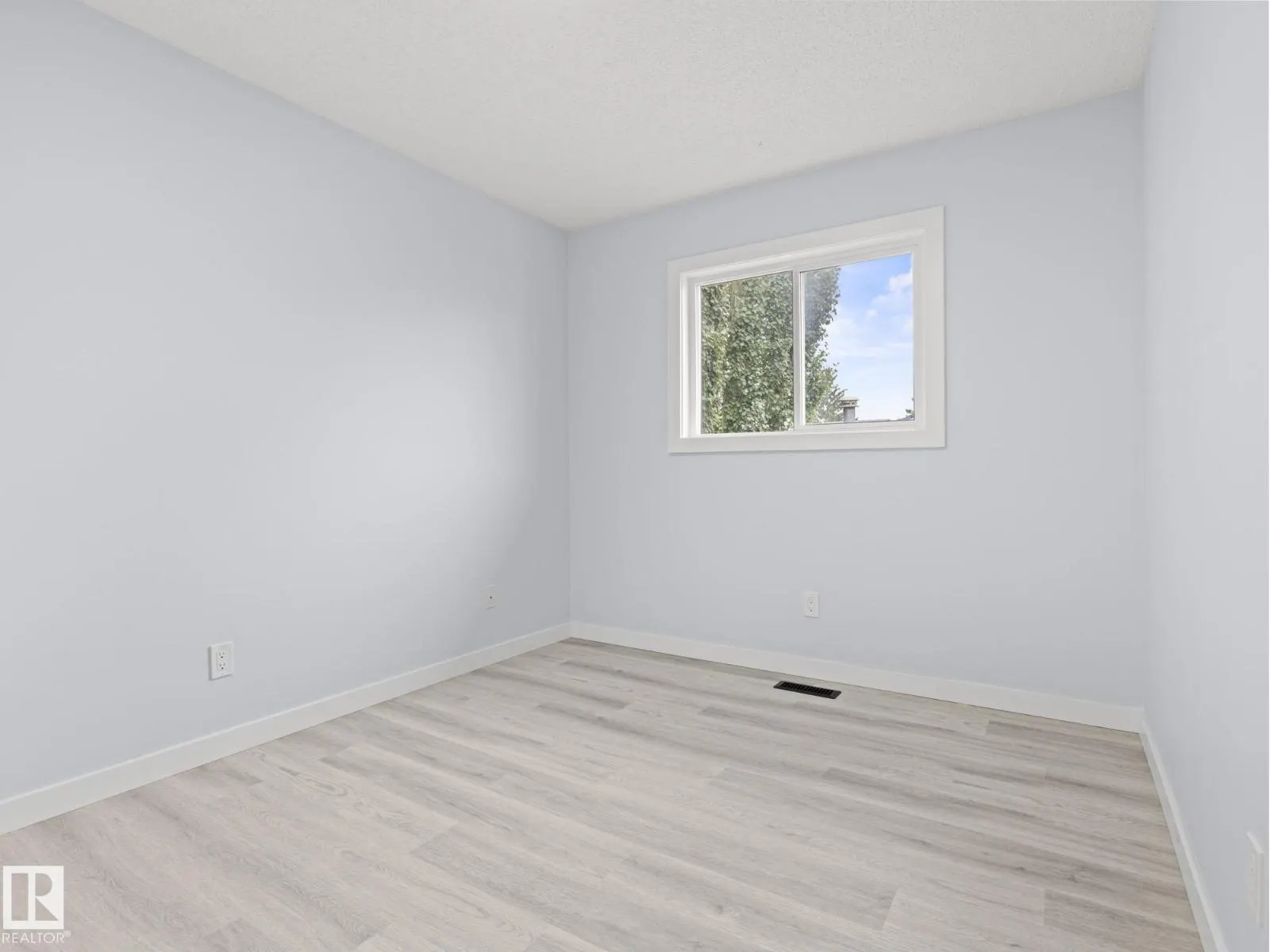 47 CLAREVIEW RD NW