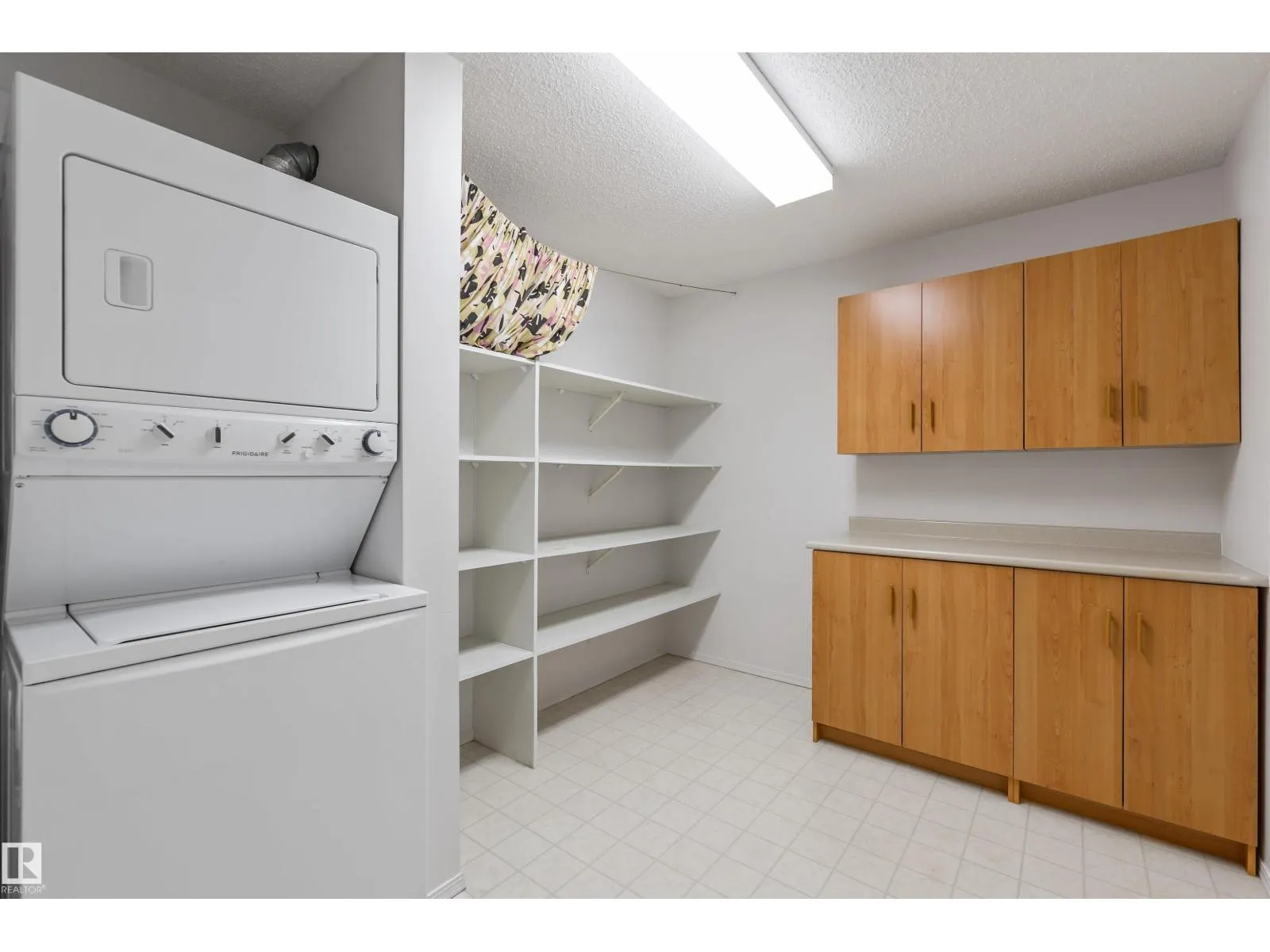 #304 8811 106A AV NW
