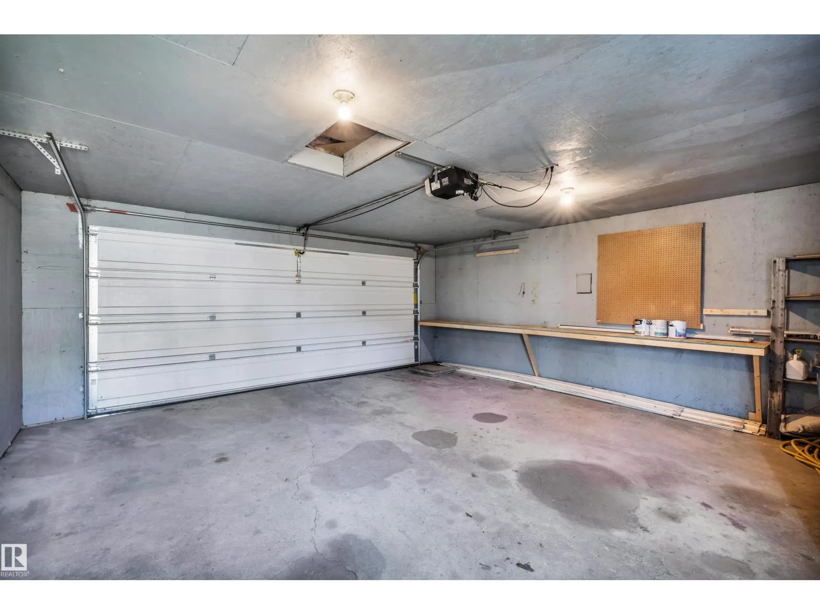 10228 152 ST NW