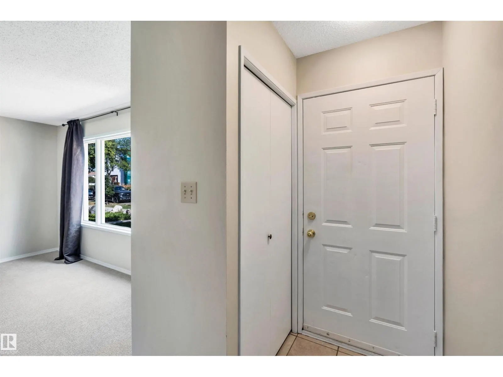 10228 152 ST NW
