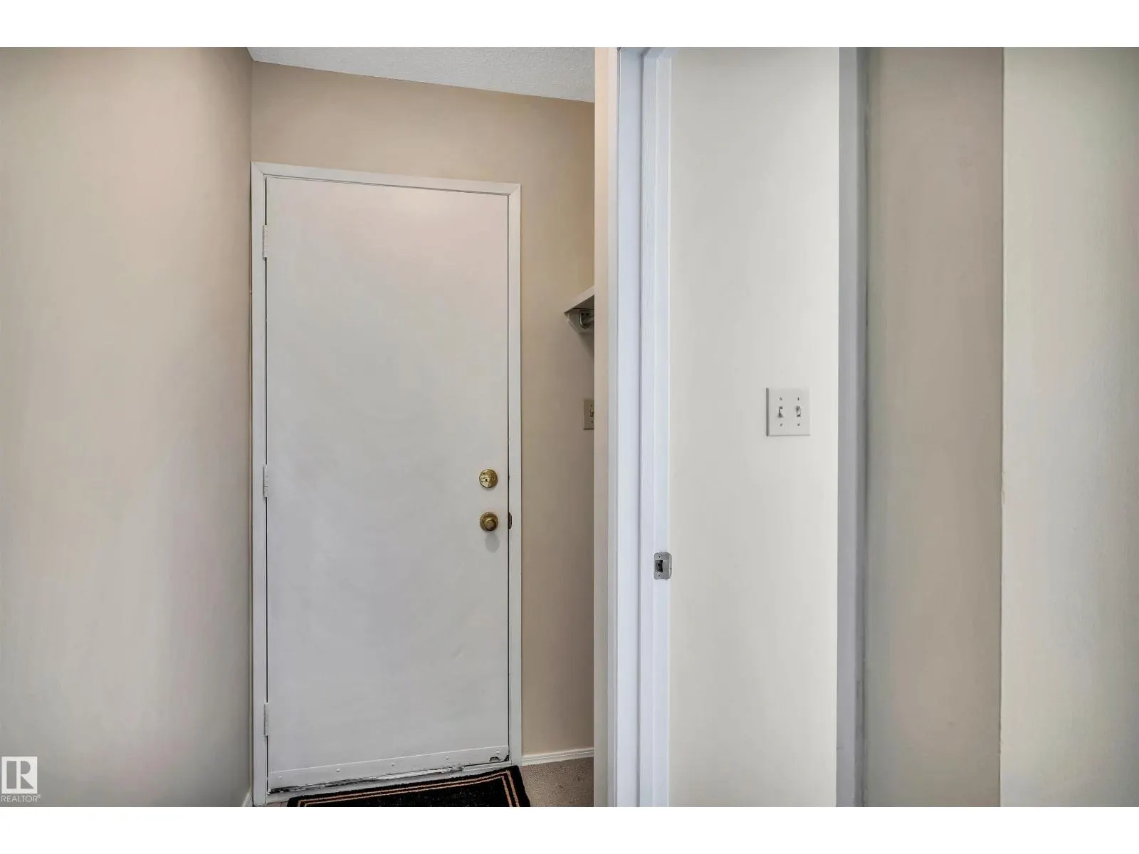 10228 152 ST NW