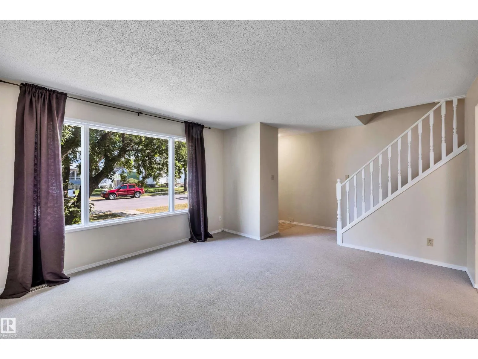 10228 152 ST NW