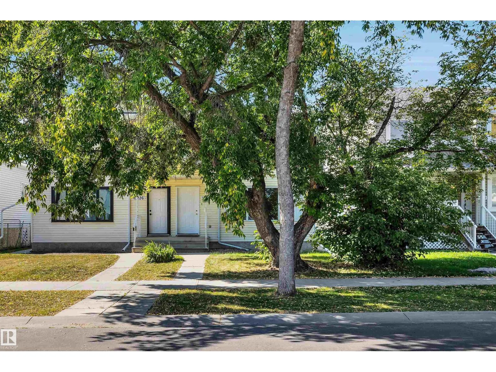 10228 152 ST NW