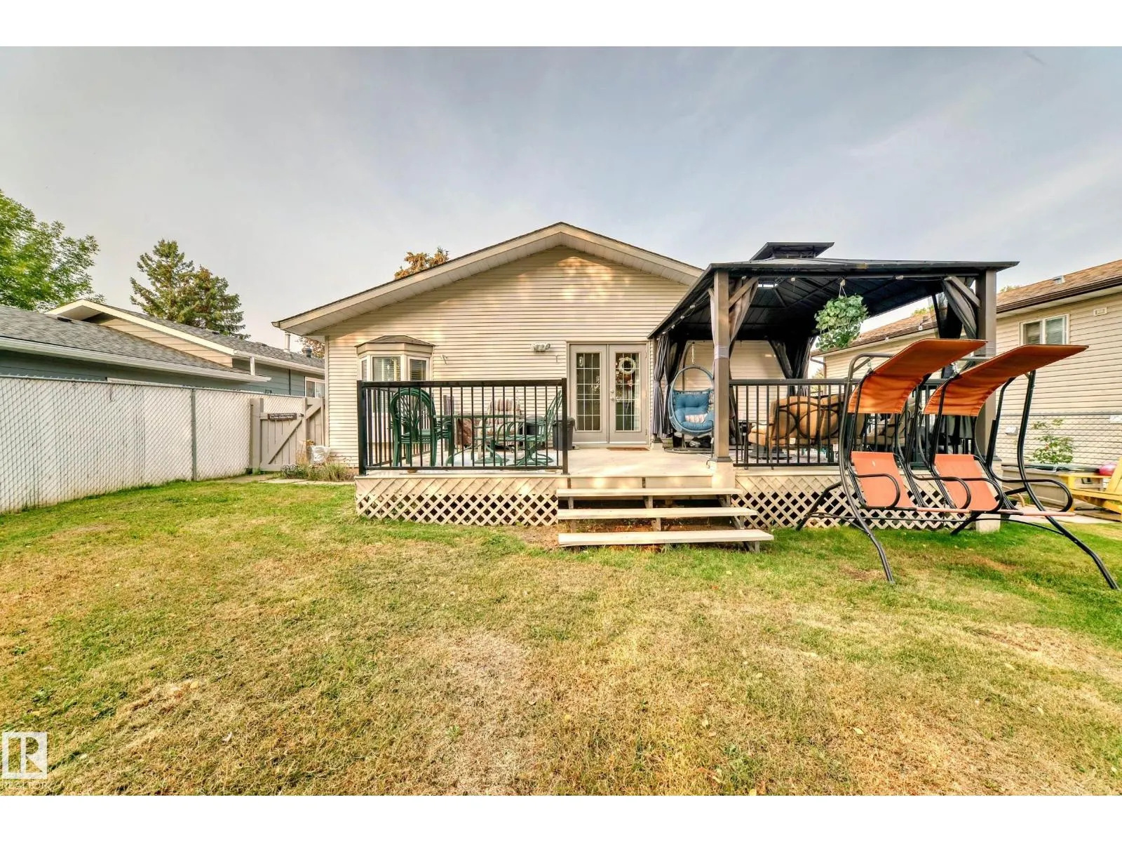 4 GLENDALE CR