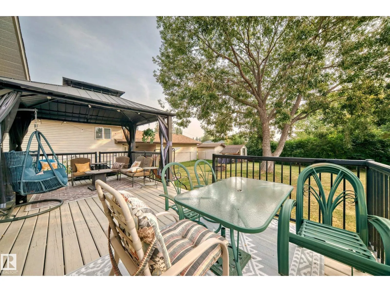 4 GLENDALE CR
