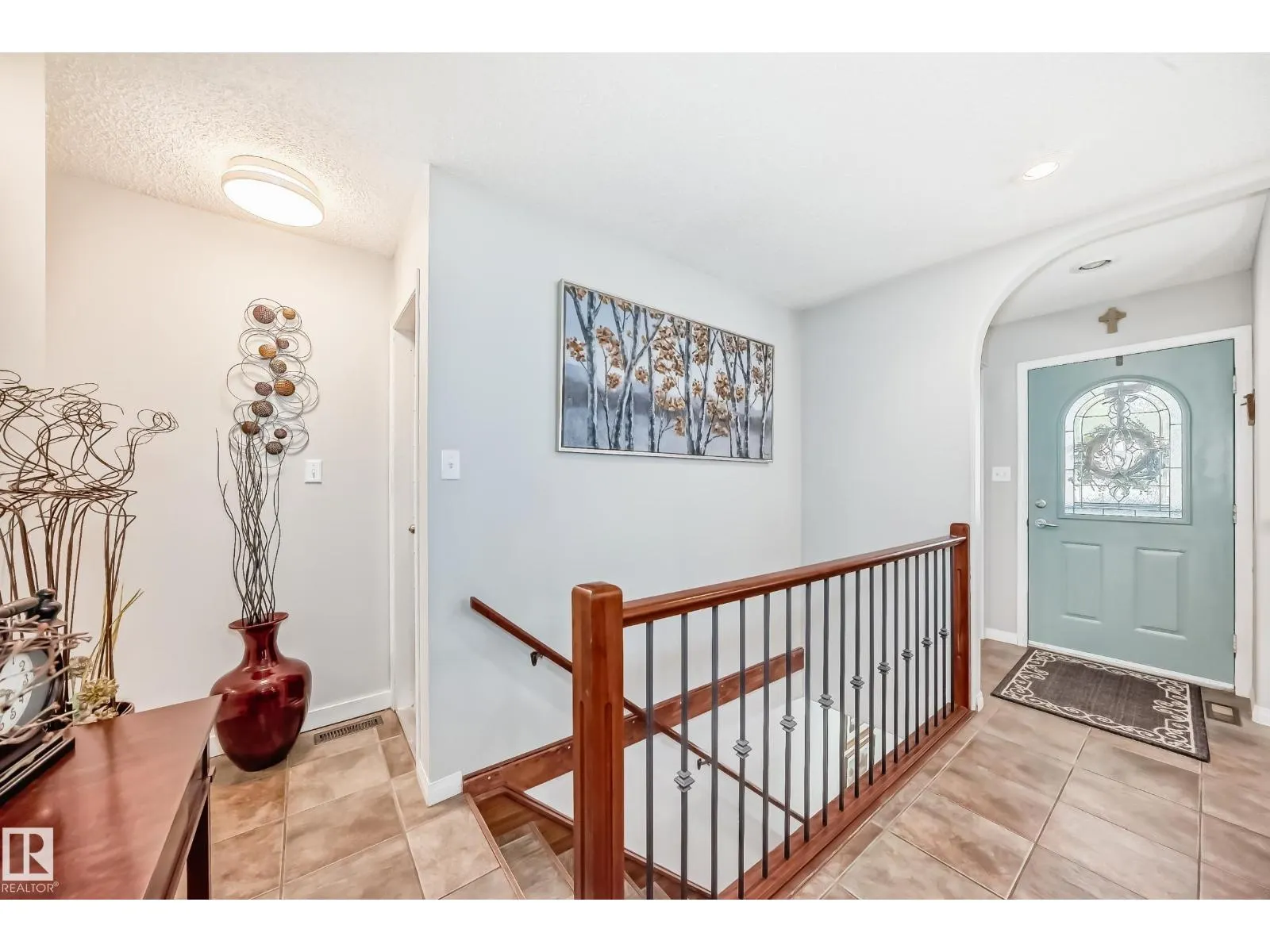 4 GLENDALE CR