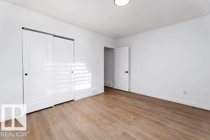 8522/8524 84 AV NW