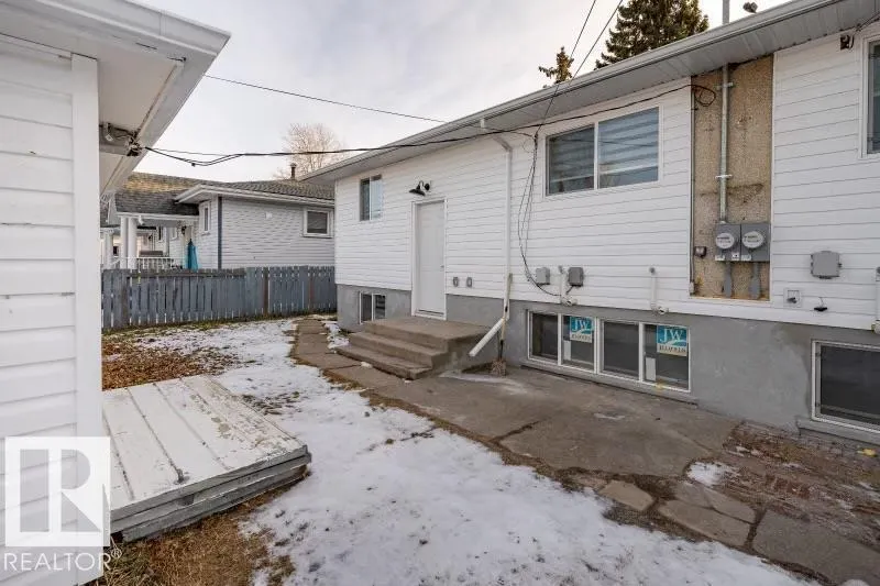 8522/8524 84 AV NW