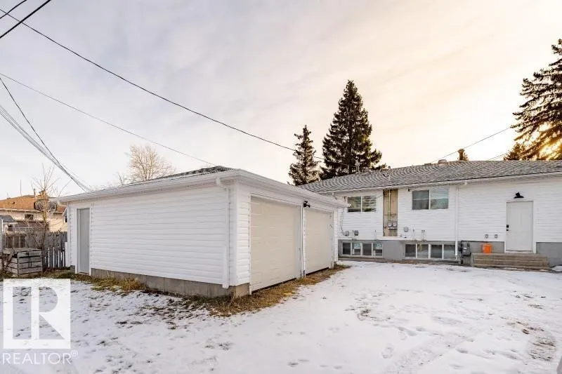 8522/8524 84 AV NW