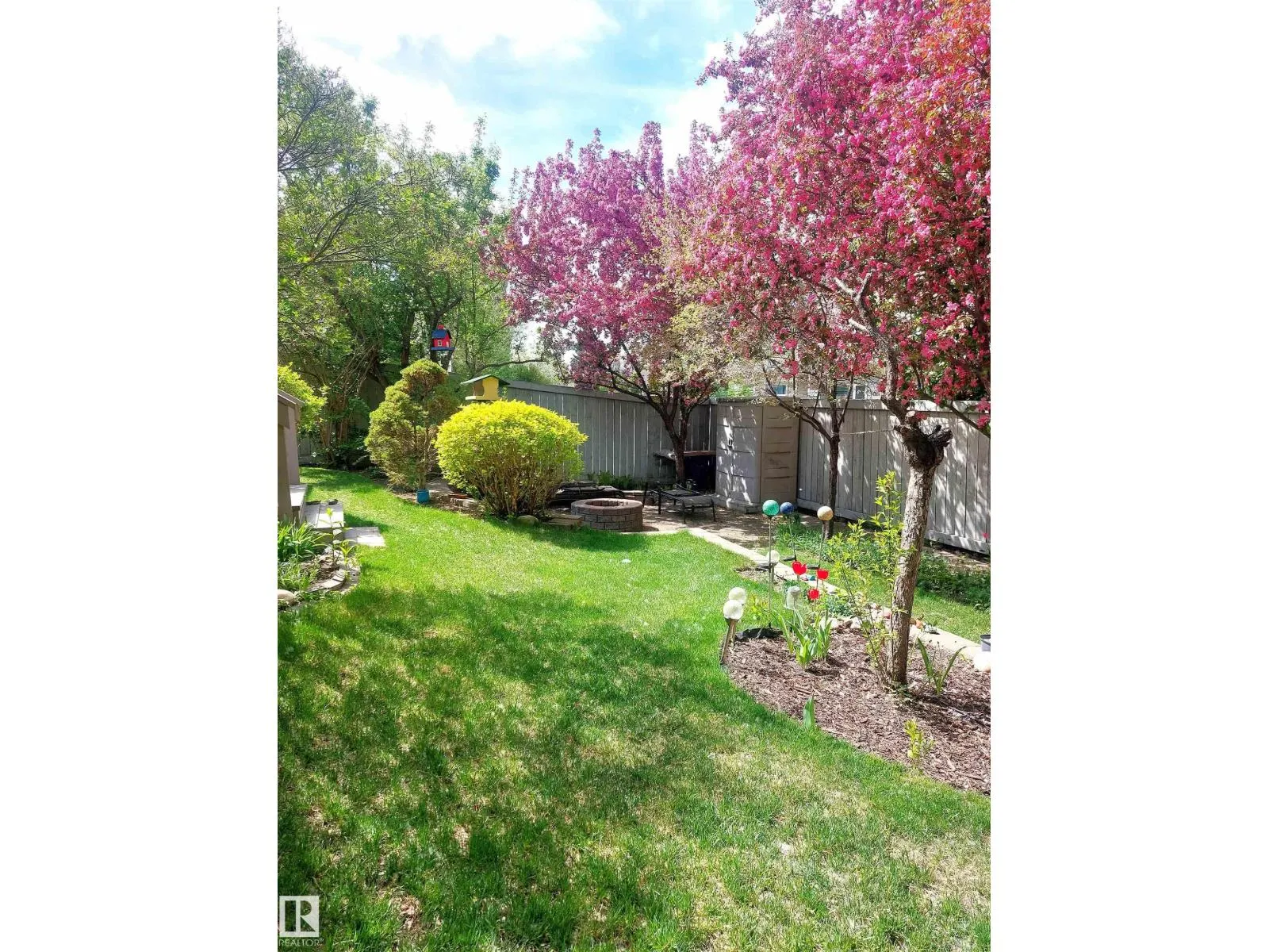 28 KIRKWOOD DR