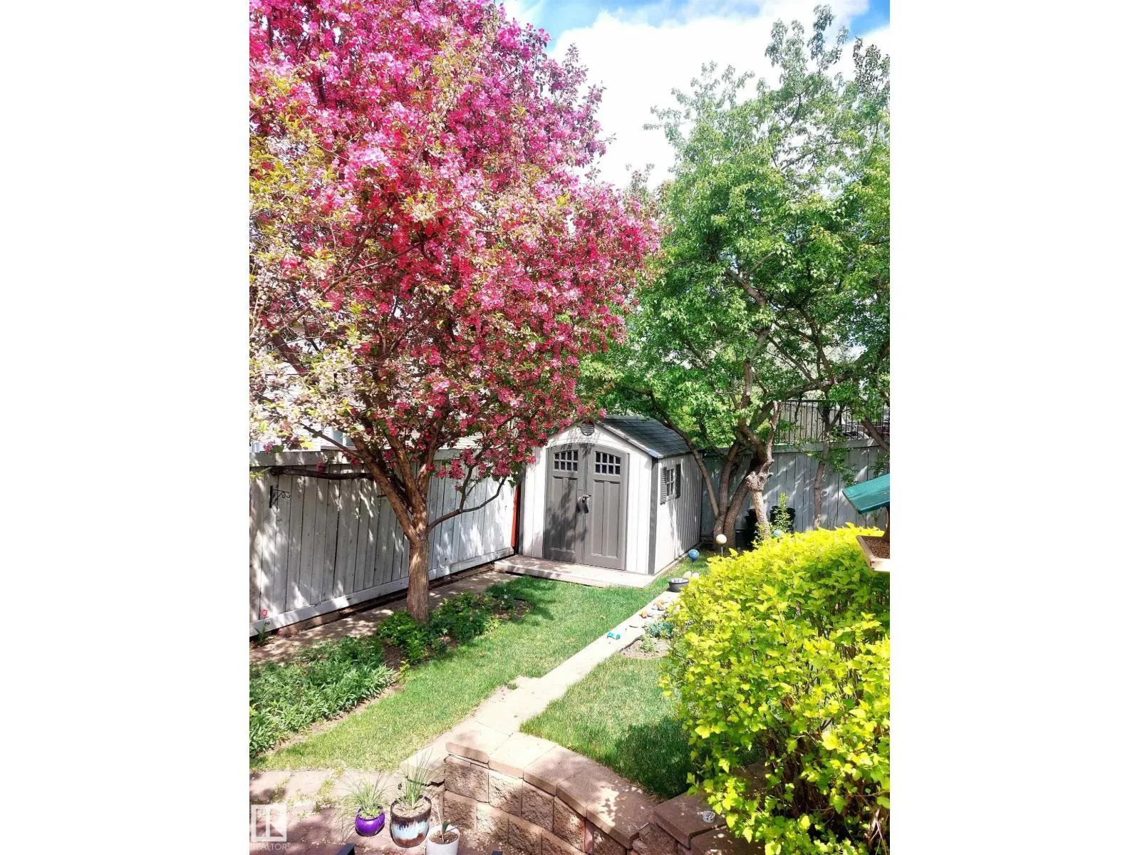 28 KIRKWOOD DR