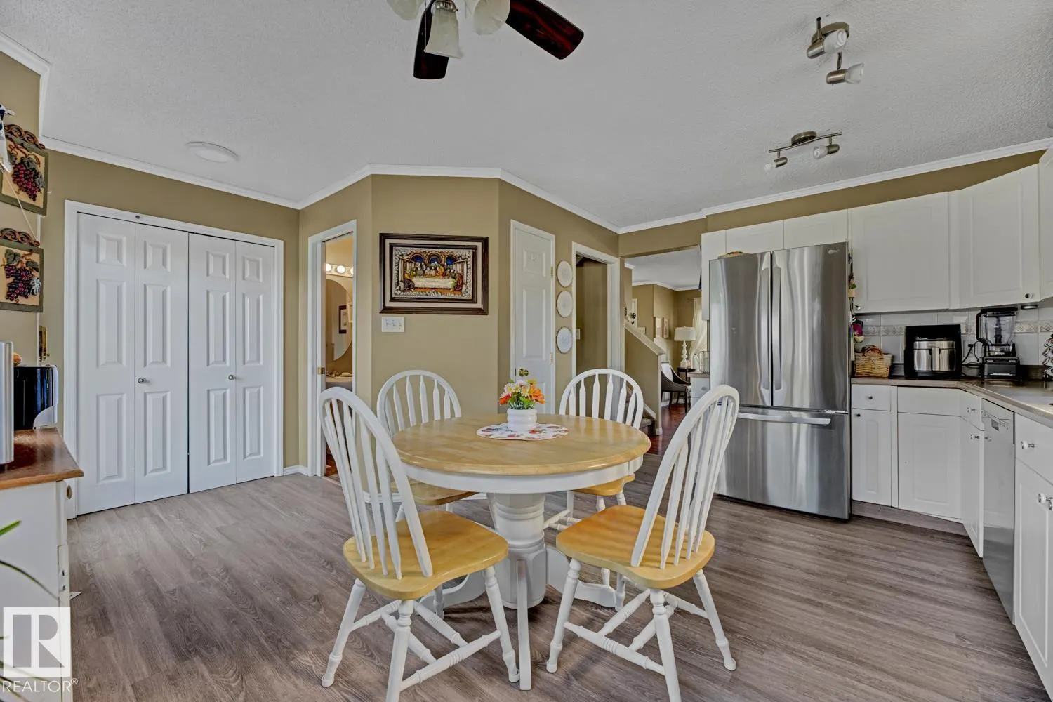 657 GLENWRIGHT CR NW
