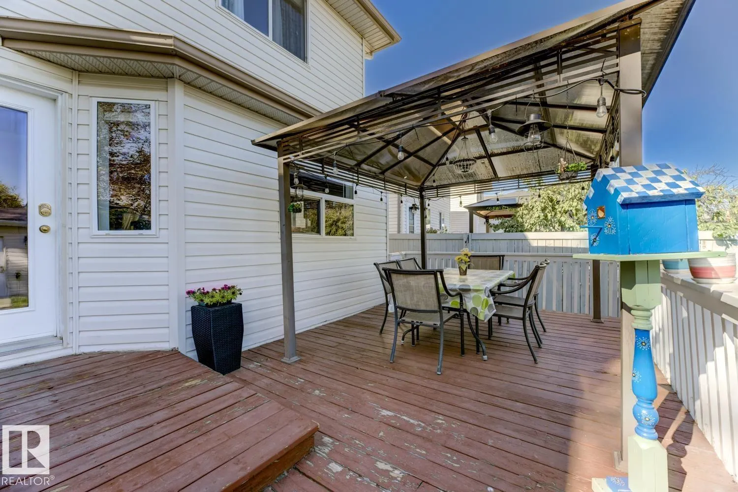657 GLENWRIGHT CR NW
