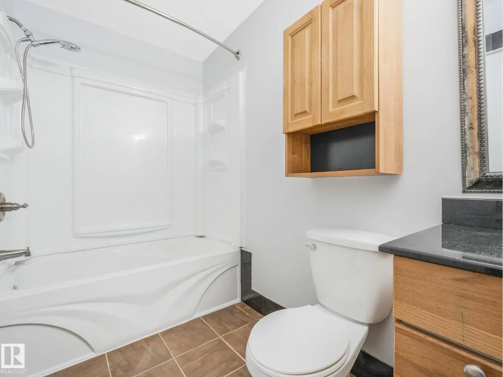 18351 93 AV NW