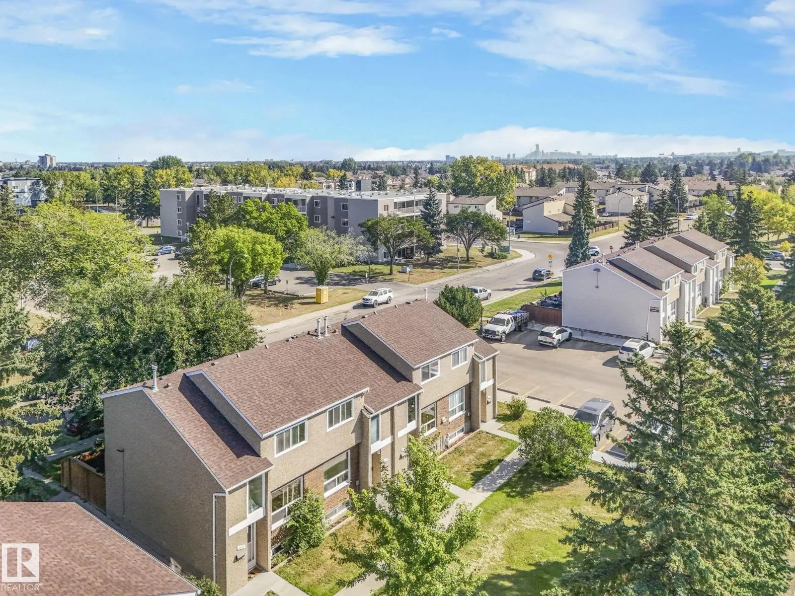 18351 93 AV NW