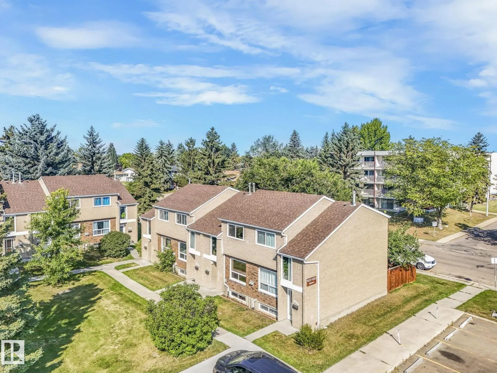 18351 93 AV NW
