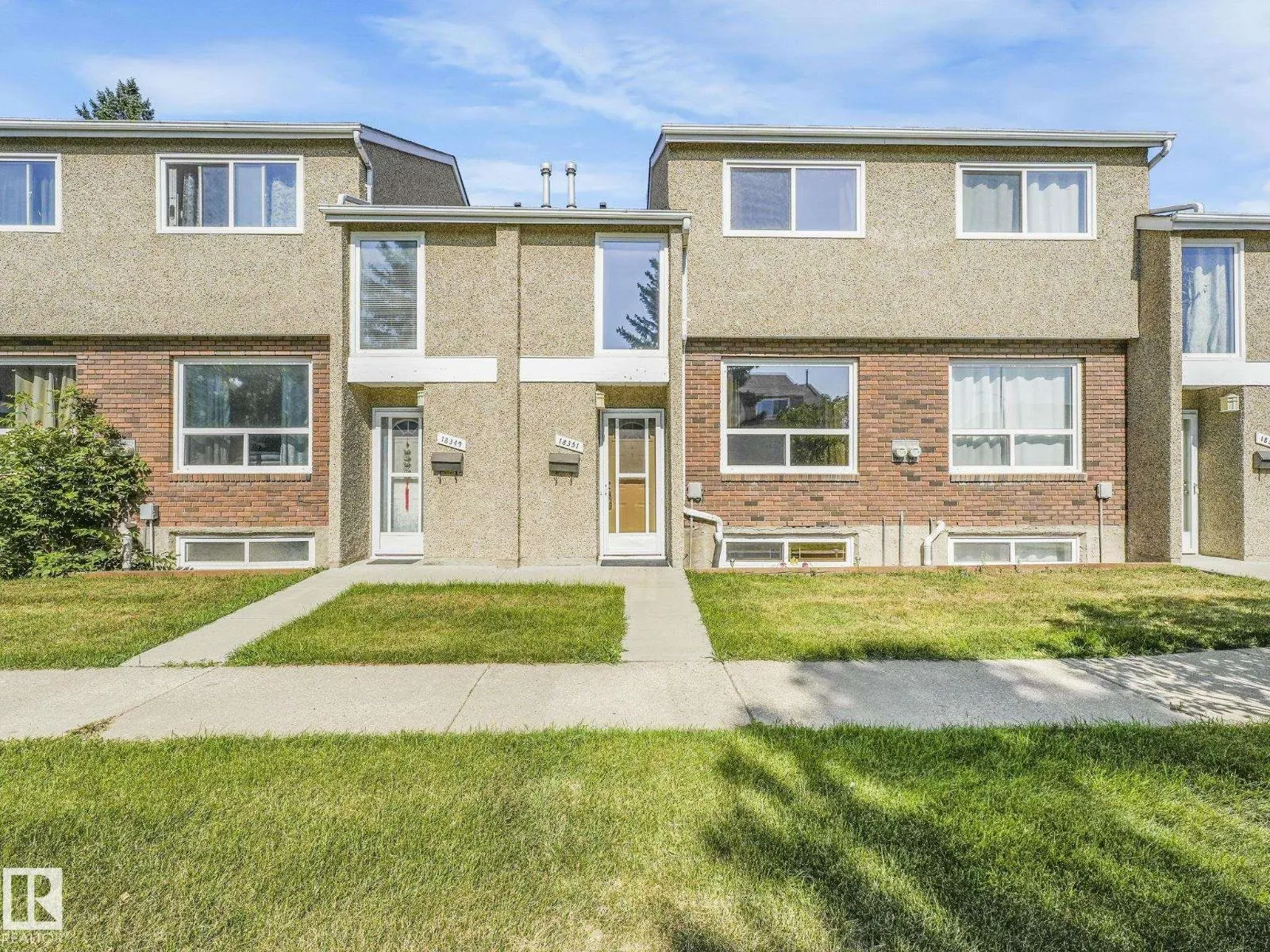18351 93 AV NW