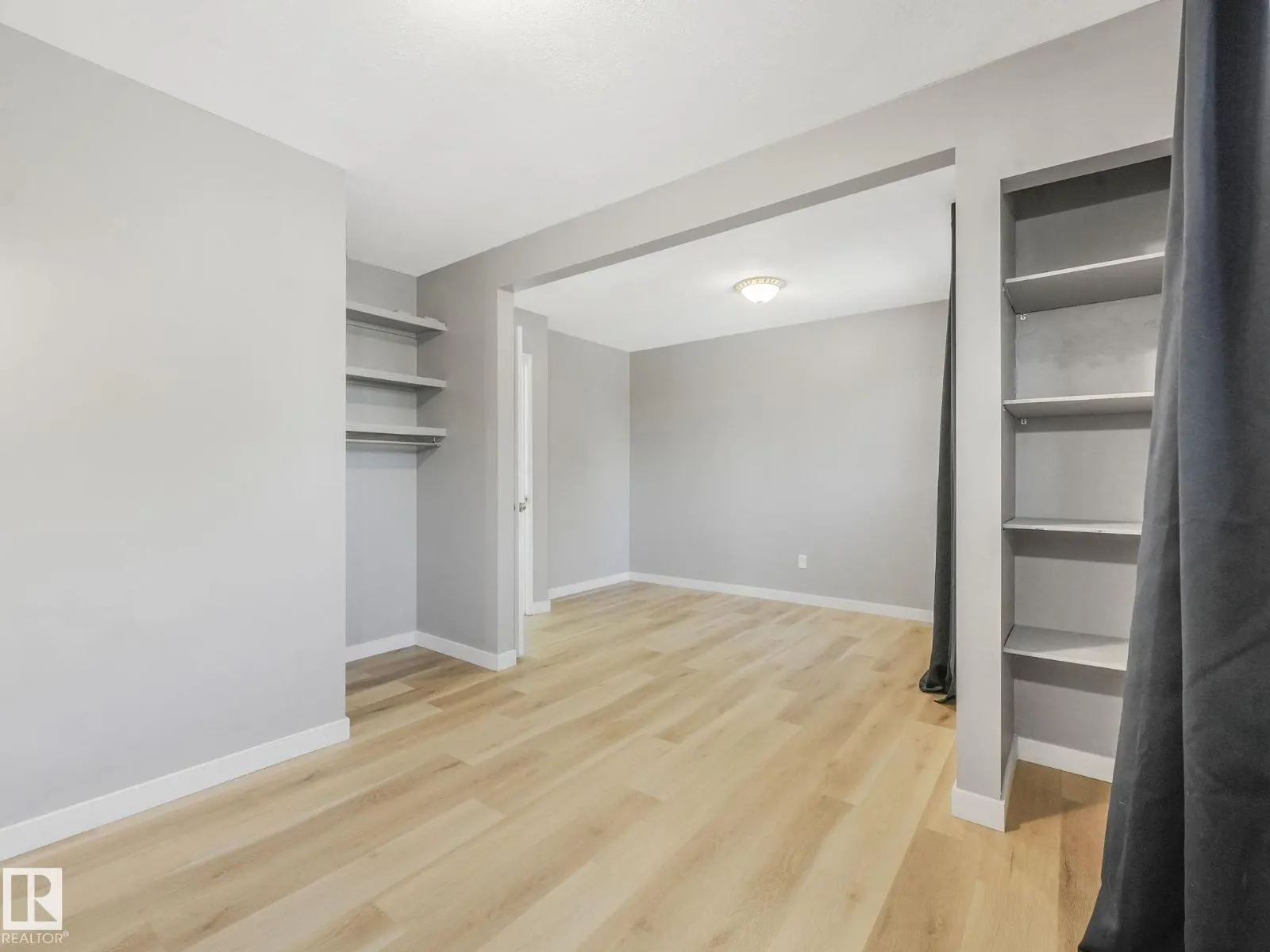 18351 93 AV NW