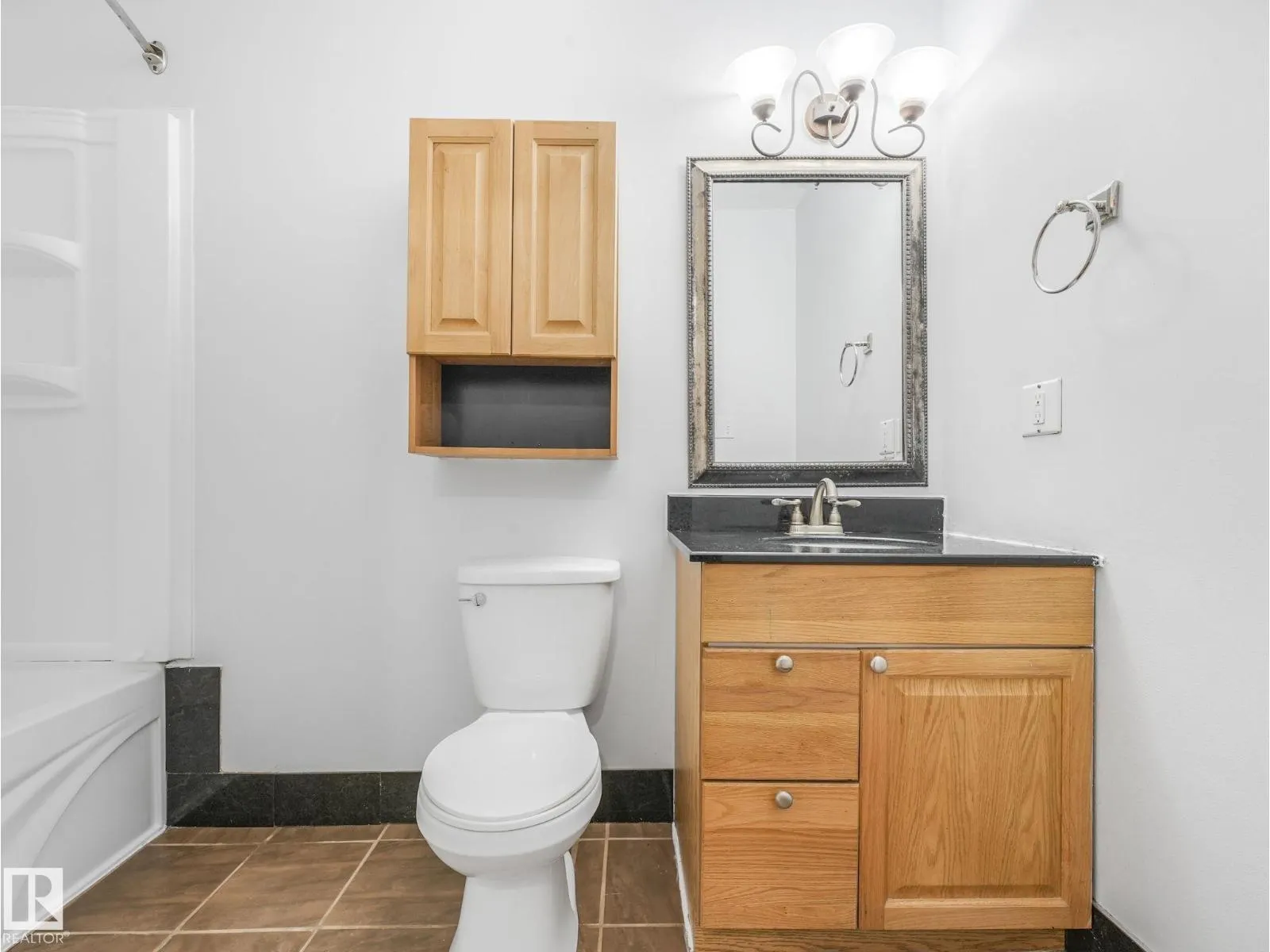18351 93 AV NW
