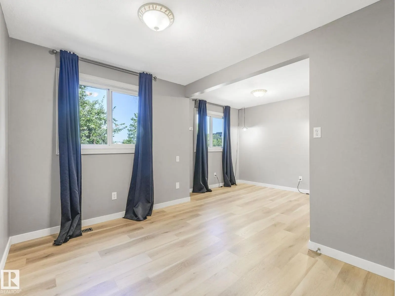 18351 93 AV NW