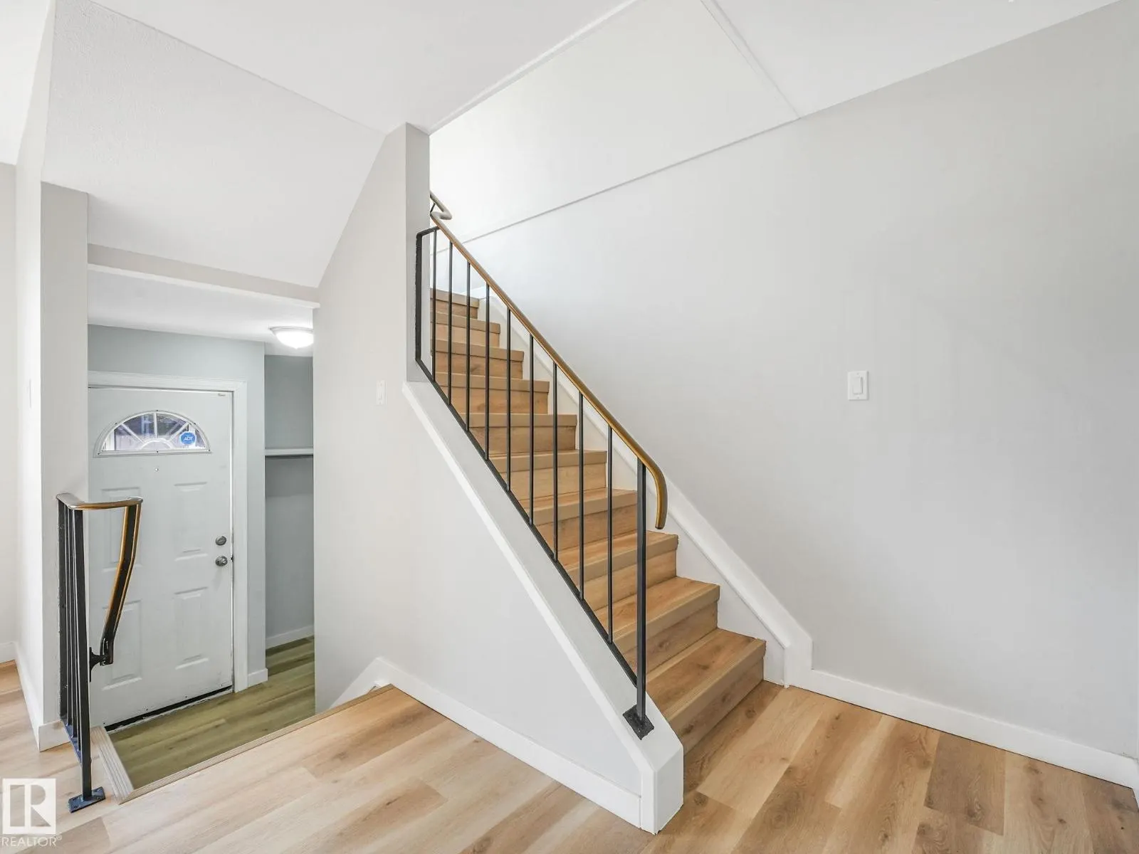 18351 93 AV NW