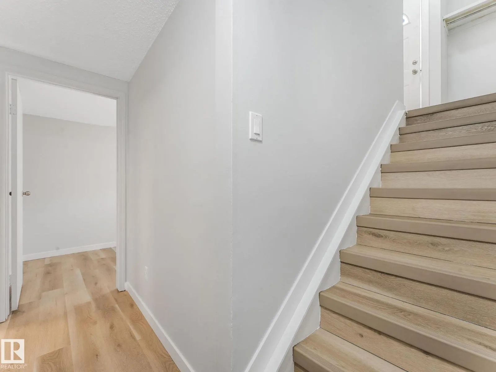 18351 93 AV NW