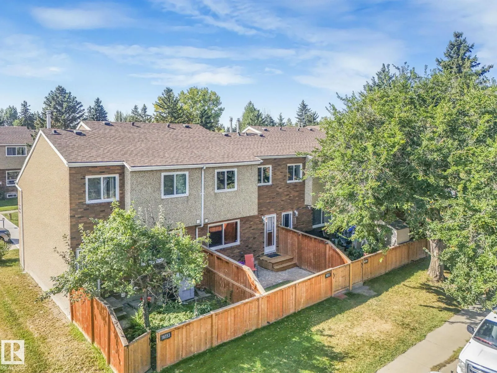 18351 93 AV NW