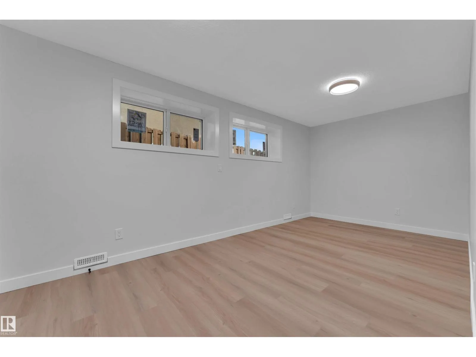 5932 40 AV NW
