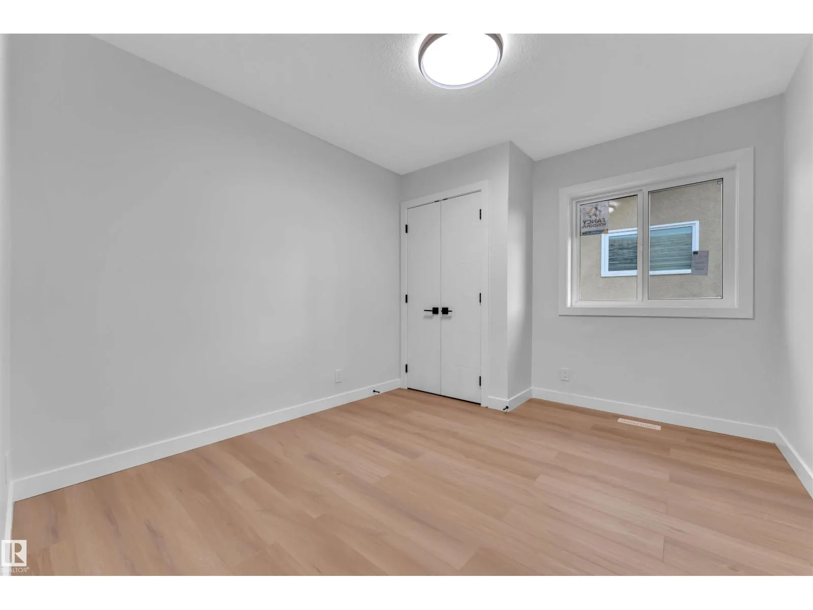 5932 40 AV NW
